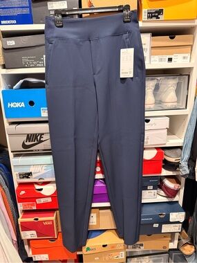 Women’s Navy Athleta Endless Pant 6T NWT